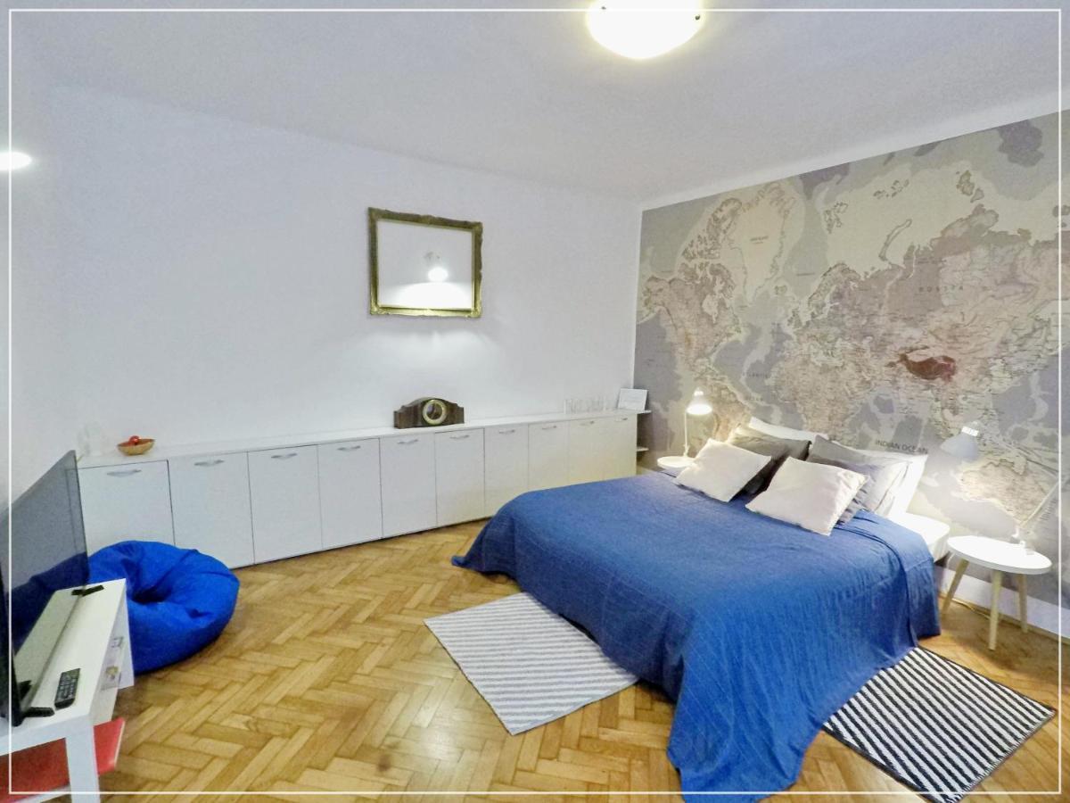 Fifty Shades Of Travel Apartment Brasov Exterior photo