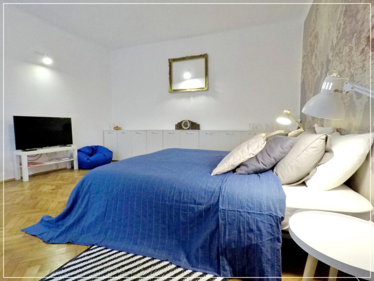 Fifty Shades Of Travel Apartment Brasov Exterior photo