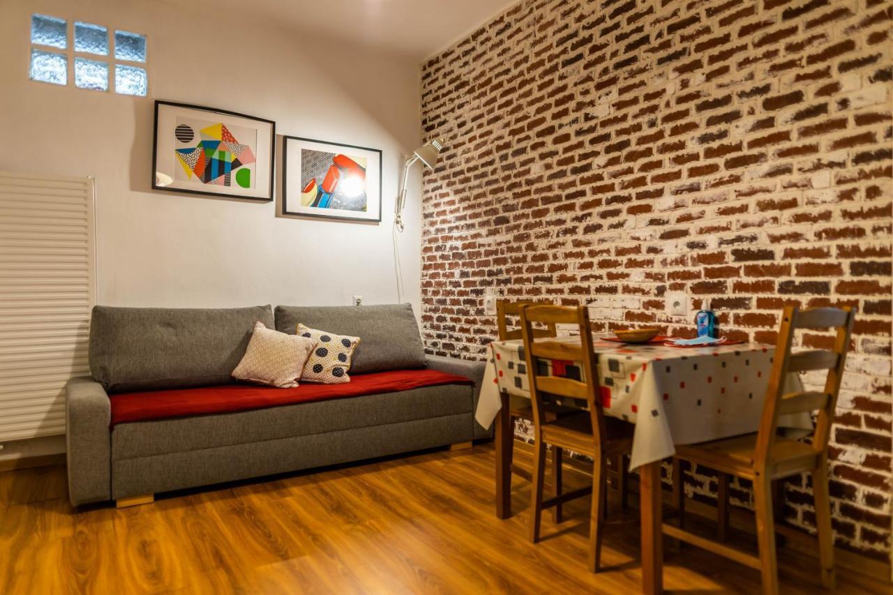 Fifty Shades Of Travel Apartment Brasov Exterior photo
